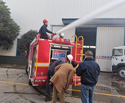 Caminhão de bombeiros ISUZU para as Filipinas