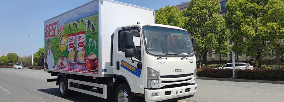Um caminhão refrigerado ISUZU ELF 190HP chegou a Granada