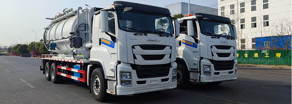 Um caminhão de vácuo com jato d'água ISUZU chegou aos Emirados Árabes Unidos