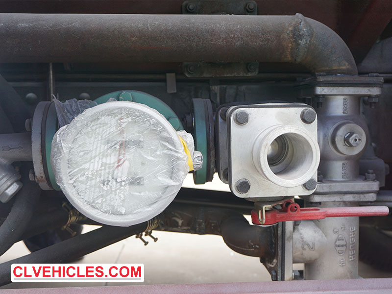 ISUZU oil tanker truck